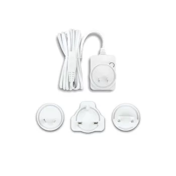 Universal Travel Power Adapter Le Wand White