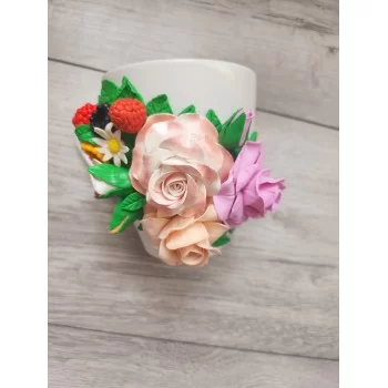 Mug with pink roses and fruits 